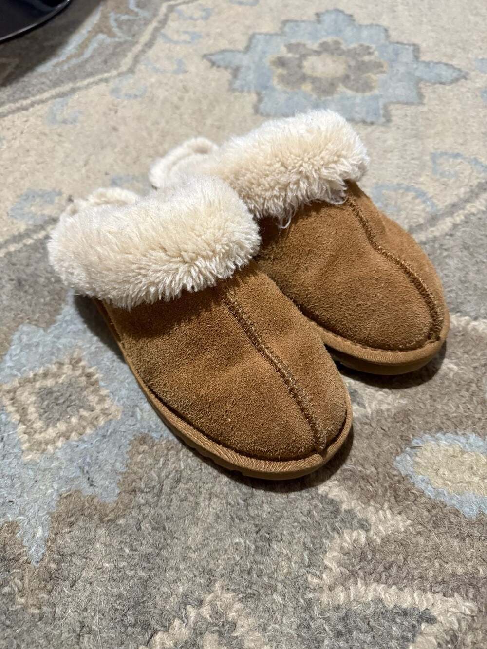 UGG Scuffette II Slippers Size 8 Chestnut Suede Shearling